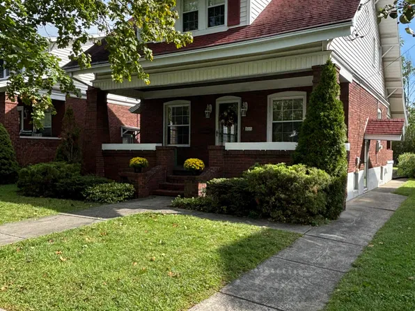 301 1/2 Coleridge Ave, Altoona, PA 16602