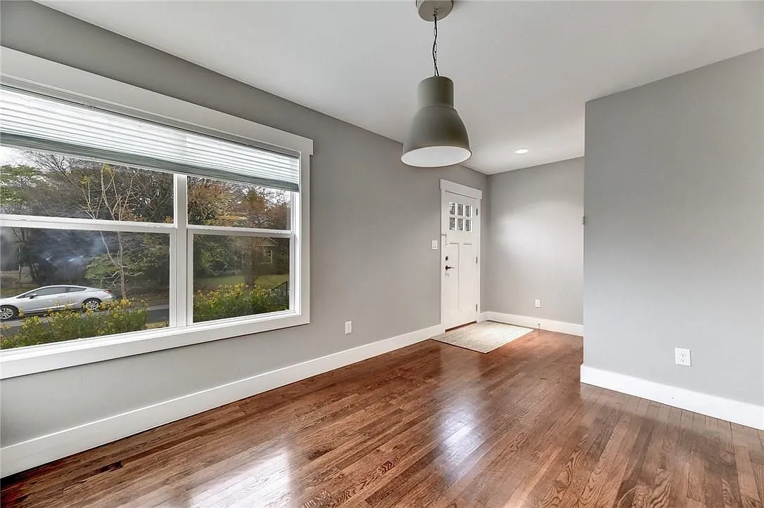 3 bed, 2.0 bath, 1756 sqft, $4,500 — Photo 4
