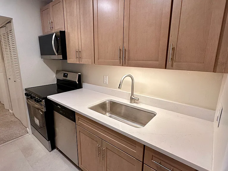 1071 Lancaster Blvd #12 — Photo 7