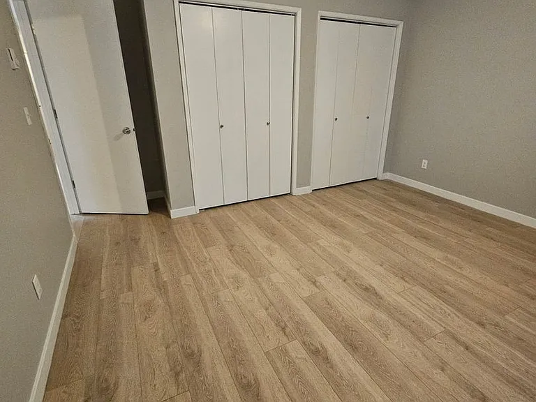 Sherman Oaks Apartments — Photo 21