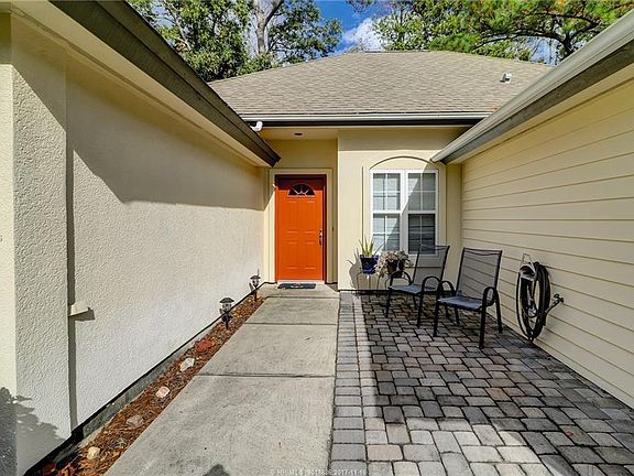 2nd image of 29 Chinaberry Cir