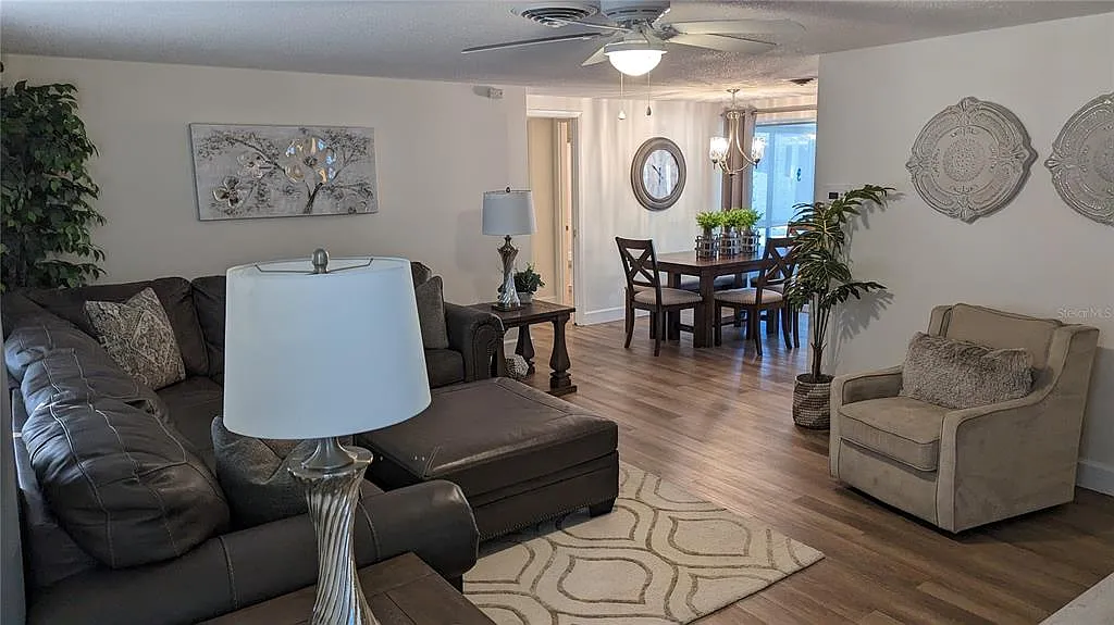 2 bed, 2.0 bath, 1032 sqft, $4,500 — Photo 4