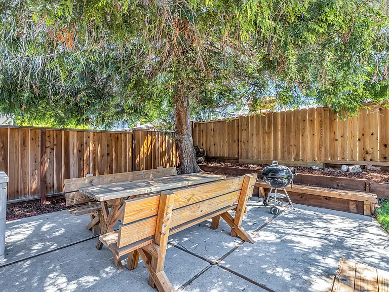 761 San Carlos Ave — Photo 28