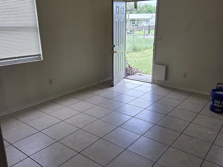 2810 Anthony St #B — Photo 9