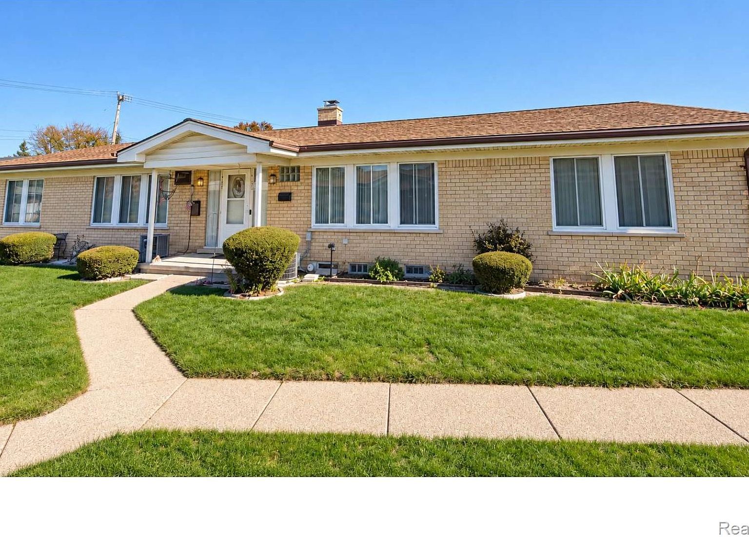 19253 E Thirteen Mile Rd, Roseville, MI 48066