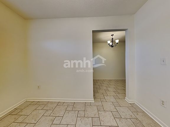 5th image of 8069 Welbeck Ln