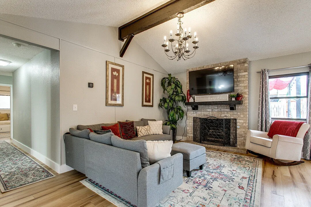 3 bed, 2.0 bath, 1570 sqft, $1,850 — Photo 4