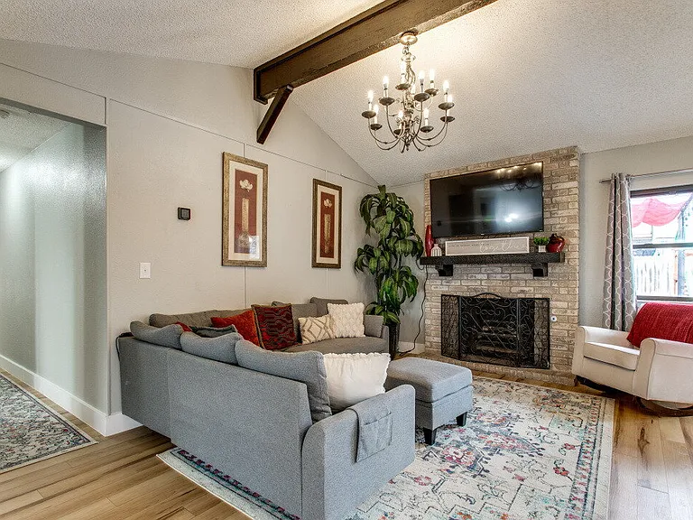 6815 Reve — Photo 4