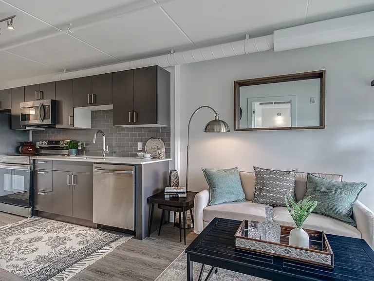 271 Spadina Rd E — Photo 5