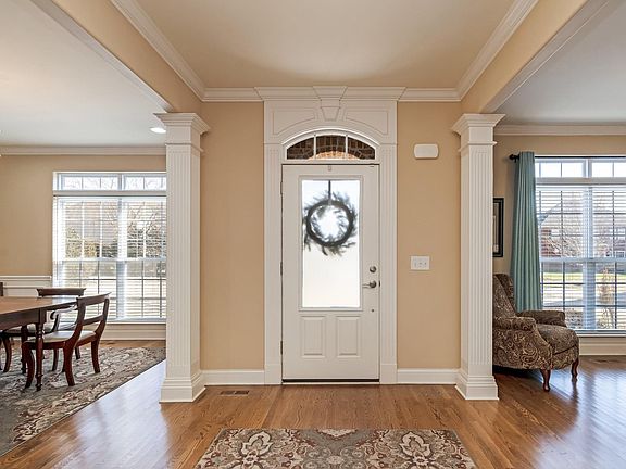 4th image of 1361 Saint Ives Ct