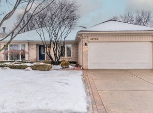 46794 Springhill Dr, Shelby Township, MI 48317