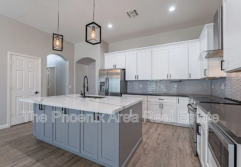 2823 E Tulsa St — Photo 10
