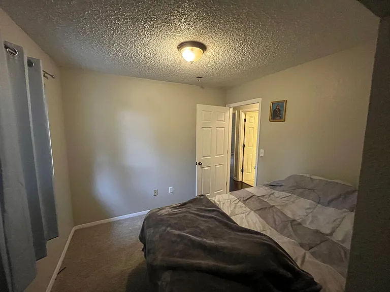 1470 W Alaska Pl — Photo 3