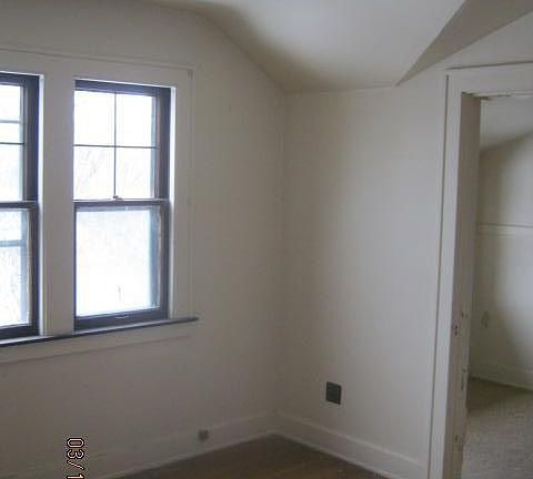 4th image of 619 Prince St SE