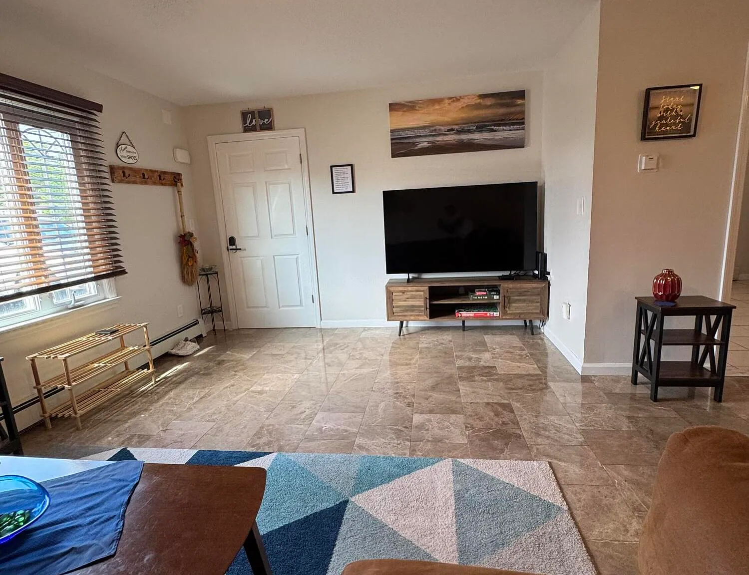 3 bed, 2529 sqft, $2,400 — Photo 4