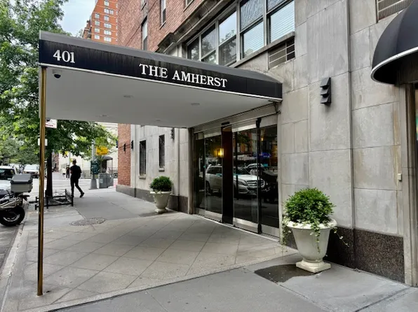 401 East 74th Street 16E image 1 of 10