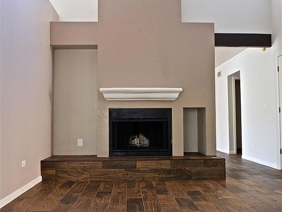 4th image of 1039 E Desert Cove Ave