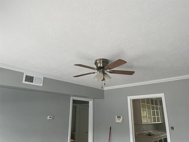 2417.5 Southmore Ave — Photo 6