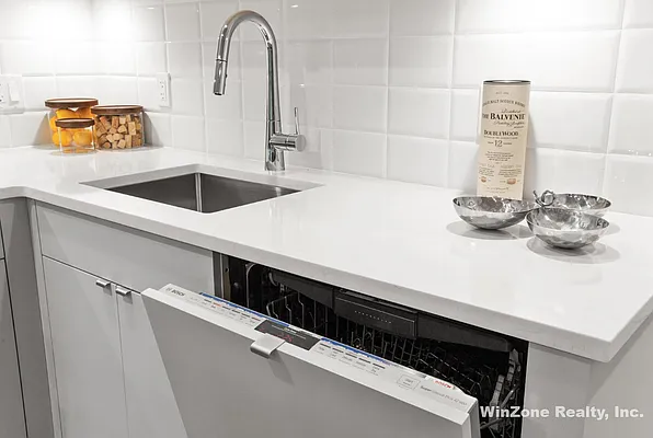 Rented by Winzone Realty Home Inc | media 12