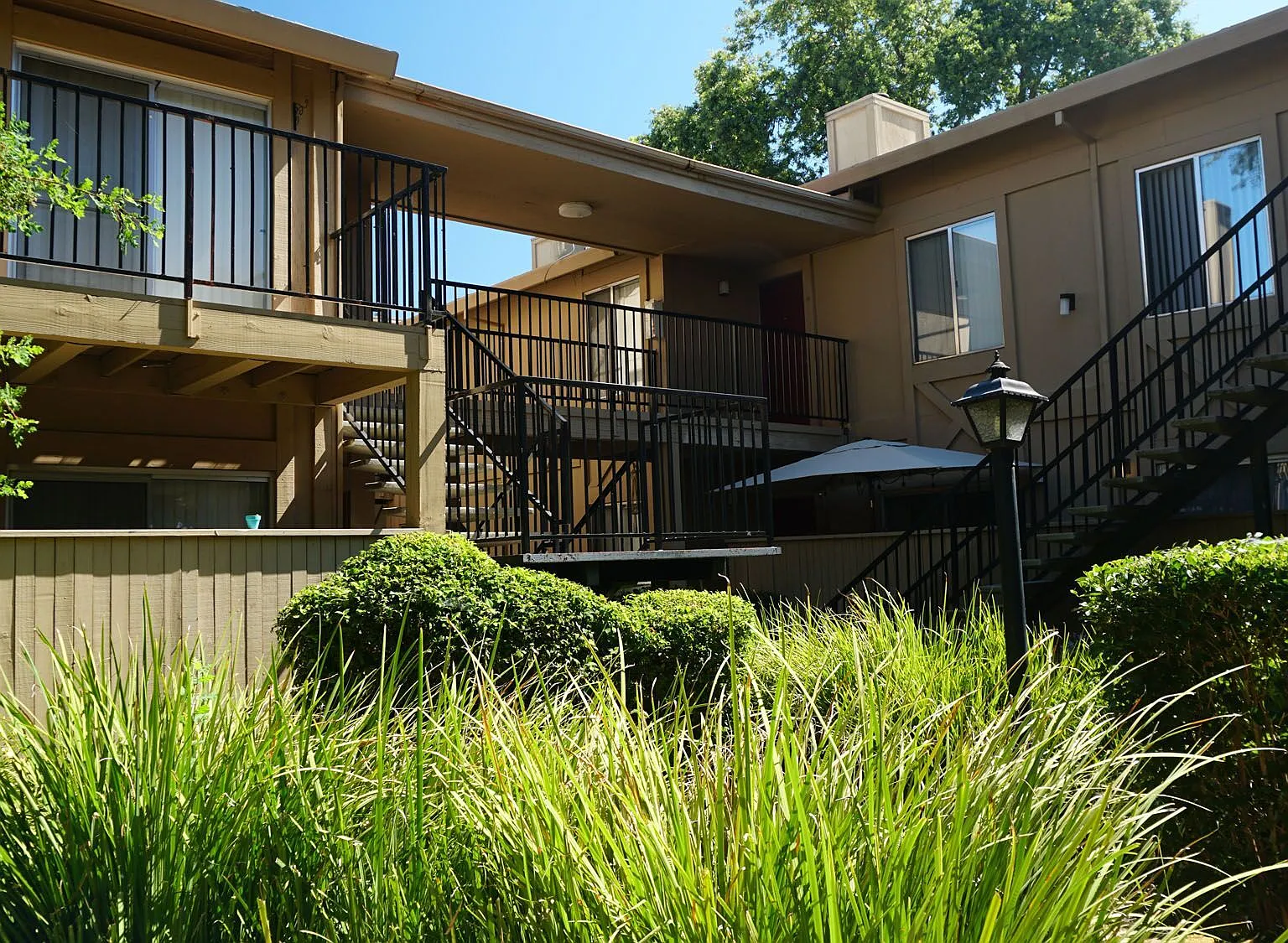 Garfield Court Apartments — Photo 2