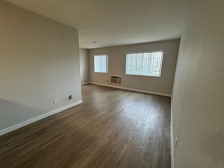 Mesa Palms Apartments — Photo 22