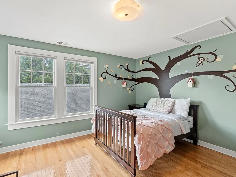 5213 Cathedral Ave NW — Photo 36