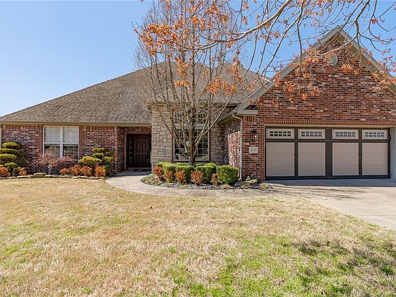 2nd image of 1803 Cherry Hills Dr