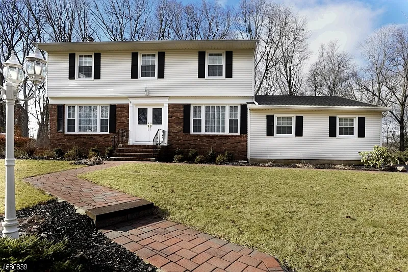 8 Cliff Ct photo 1