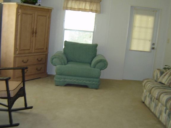 5th image of 137 Winterdale Dr