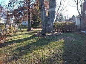 2nd image of 408 NE Cole Ct
