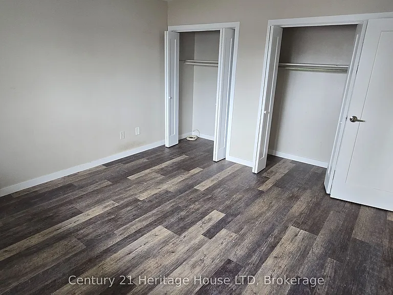 119 Louisa St — Photo 9