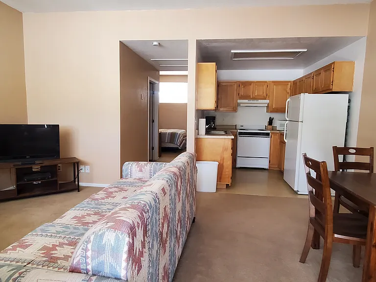 355 S Sahuaro St #A4 — Photo 2