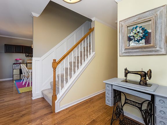 3rd image of 6815 Foxworth Ln