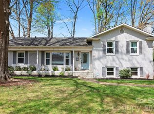 2233 Stonewood Dr, Charlotte, NC 28210