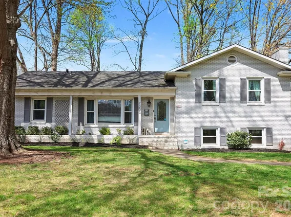 2233 Stonewood Dr, Charlotte, NC 28210