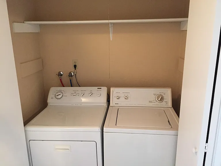 2131 E 19th St #4 — Photo 9