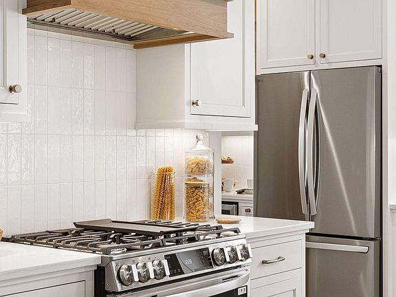 5th image of 118 Spring Farm Rd