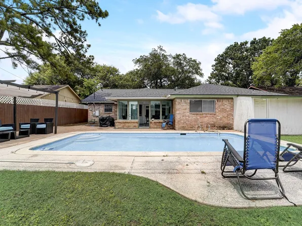 8851 Alcott Dr, Houston, TX 77080