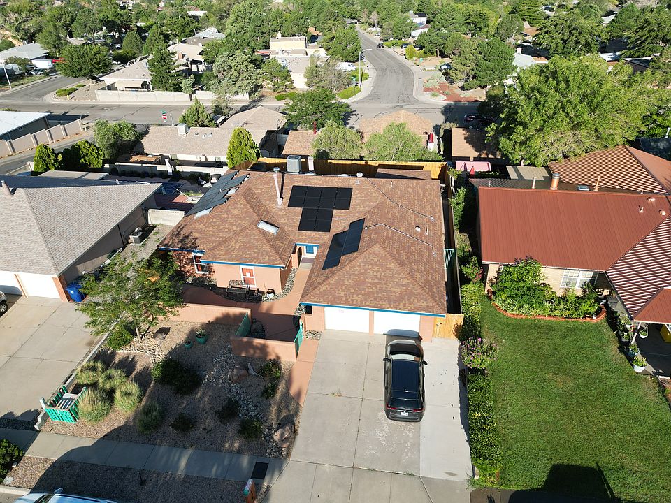 1st image of 909 Parkside Dr NE