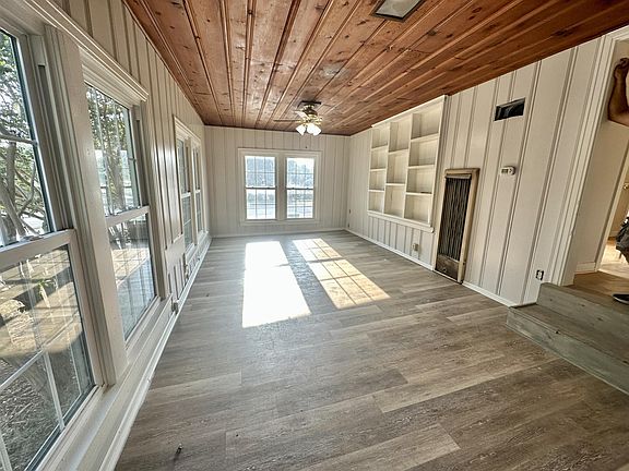 2nd image of 409 N Carroll Boulevard Pearl St #502-2