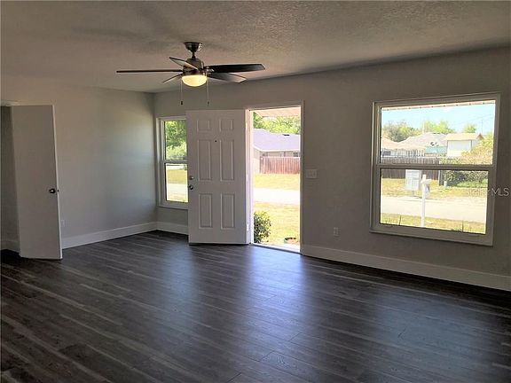 5th image of 595 Pemberton Ave