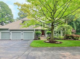 4 W Mather Ln, Bratenahl, OH 44108