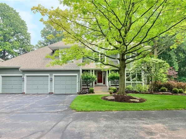 4 W Mather Ln, Bratenahl, OH 44108