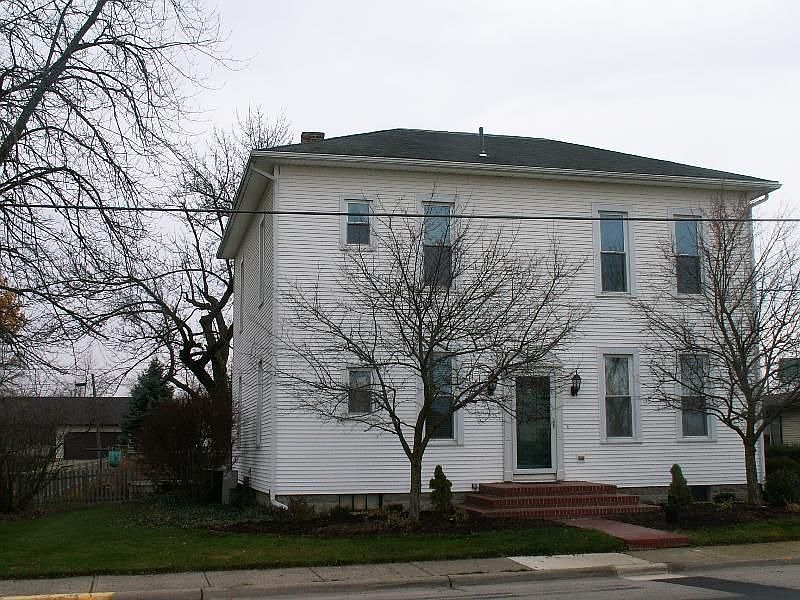 1st image of 40 Elm St