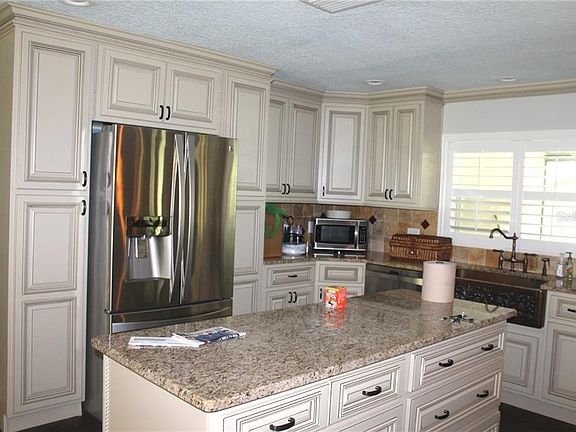 3rd image of 1101 S Black Acre Ct
