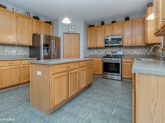 4th image of 2105 Heatherstone Ct