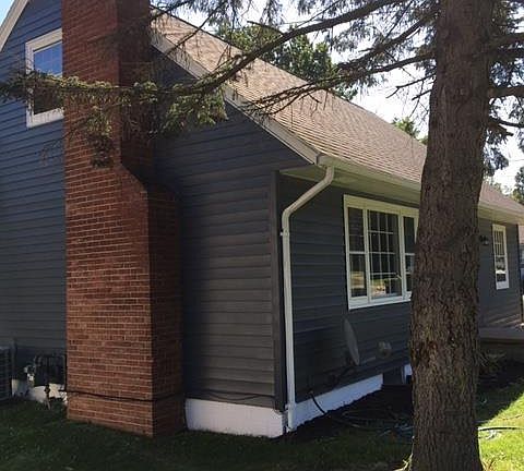 2nd image of 1128 Columbus Cir S
