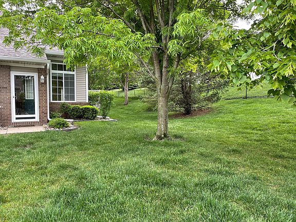 2nd image of 6855 Woodland Ave Unit 204