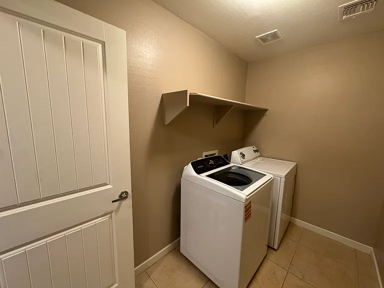 1115 E Cedar St — Photo 16