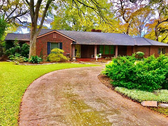 3rd image of 1207 S Selva Dr